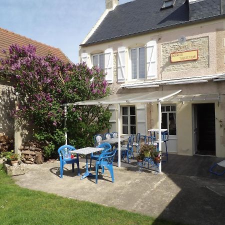Chambres Et Tables D'Hotes A L'Auberge Touristique Meuvaines Екстериор снимка