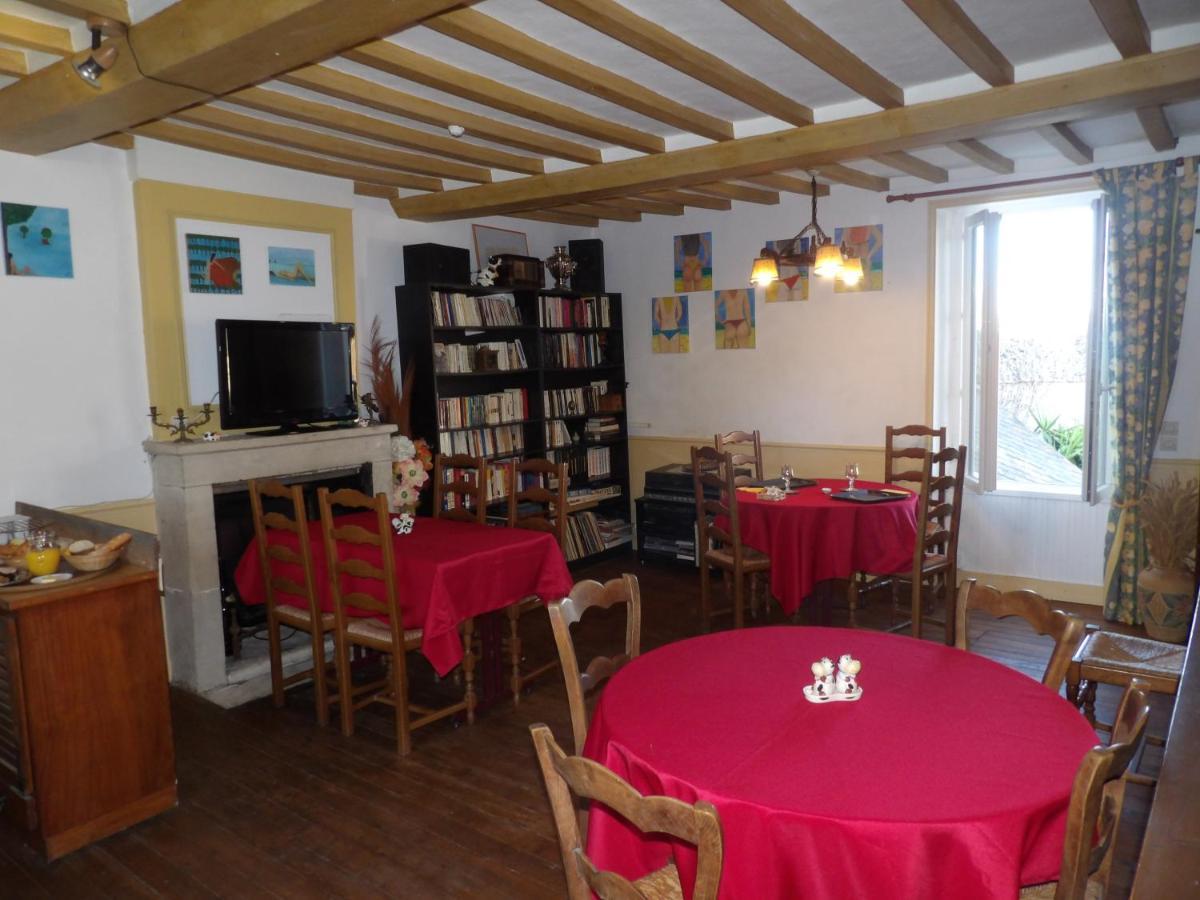 Chambres Et Tables D'Hotes A L'Auberge Touristique Meuvaines Екстериор снимка