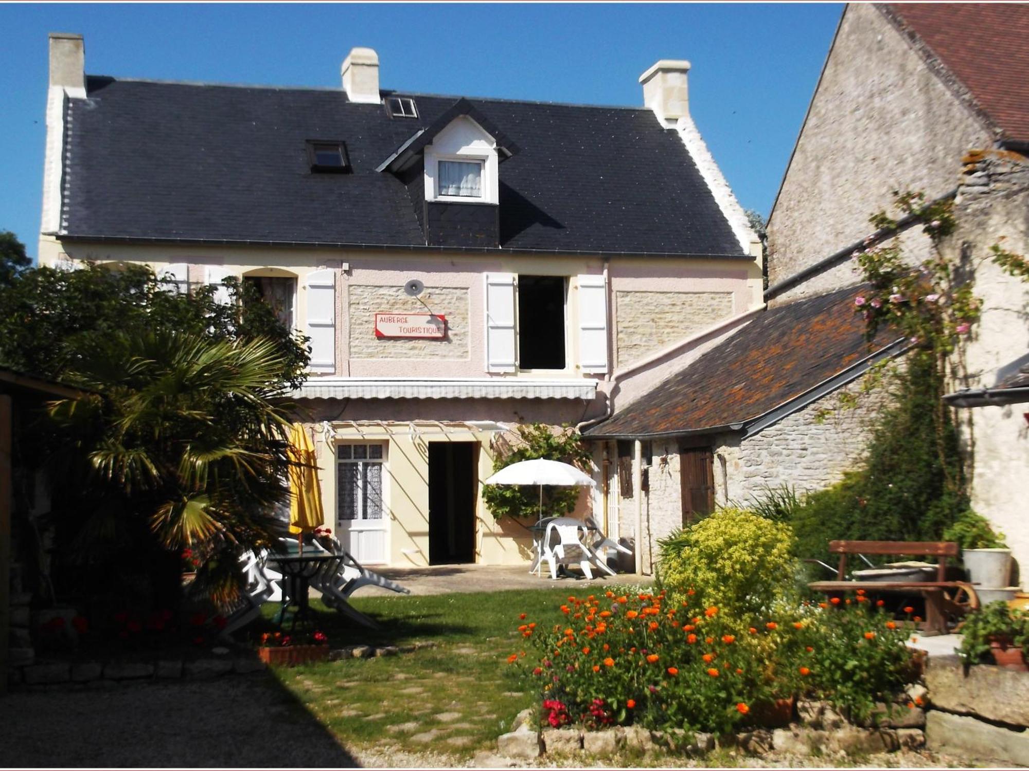 Chambres Et Tables D'Hotes A L'Auberge Touristique Meuvaines Екстериор снимка