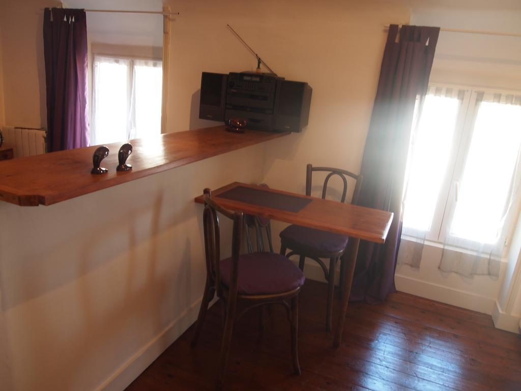 Chambres Et Tables D'Hotes A L'Auberge Touristique Meuvaines Екстериор снимка