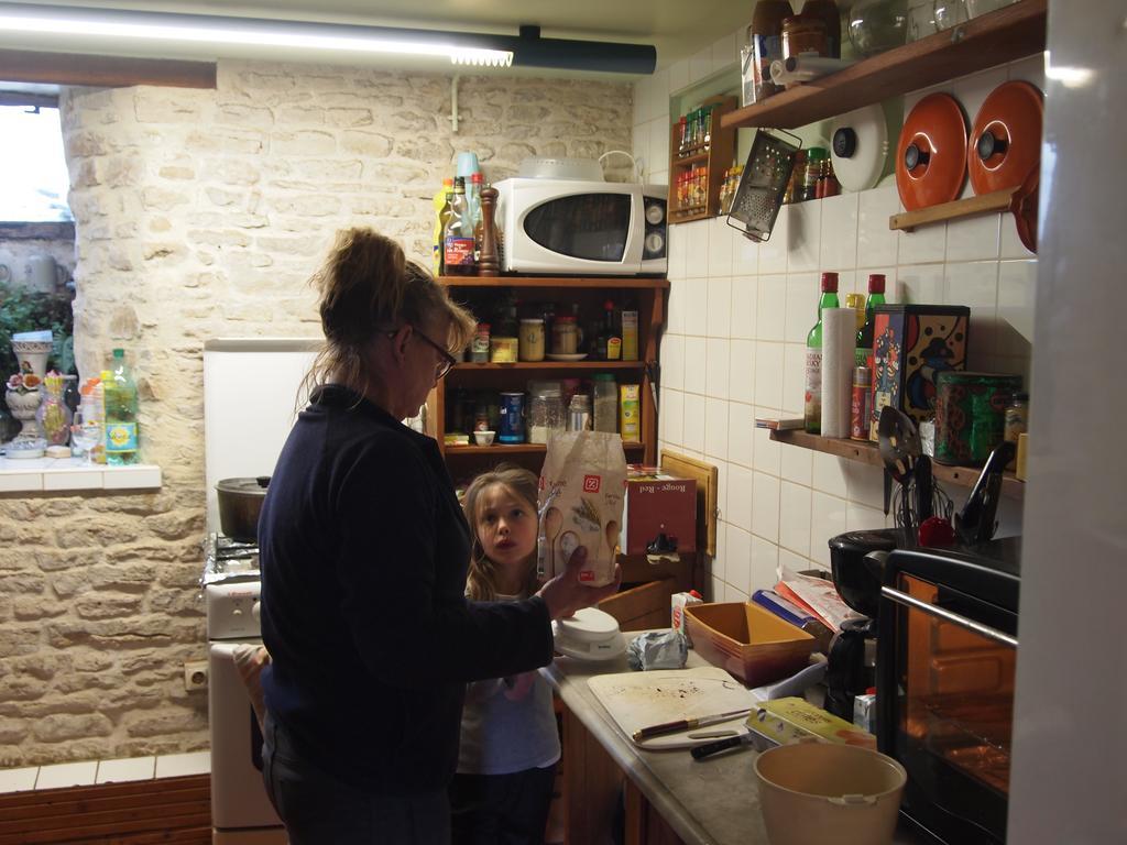 Chambres Et Tables D'Hotes A L'Auberge Touristique Meuvaines Екстериор снимка