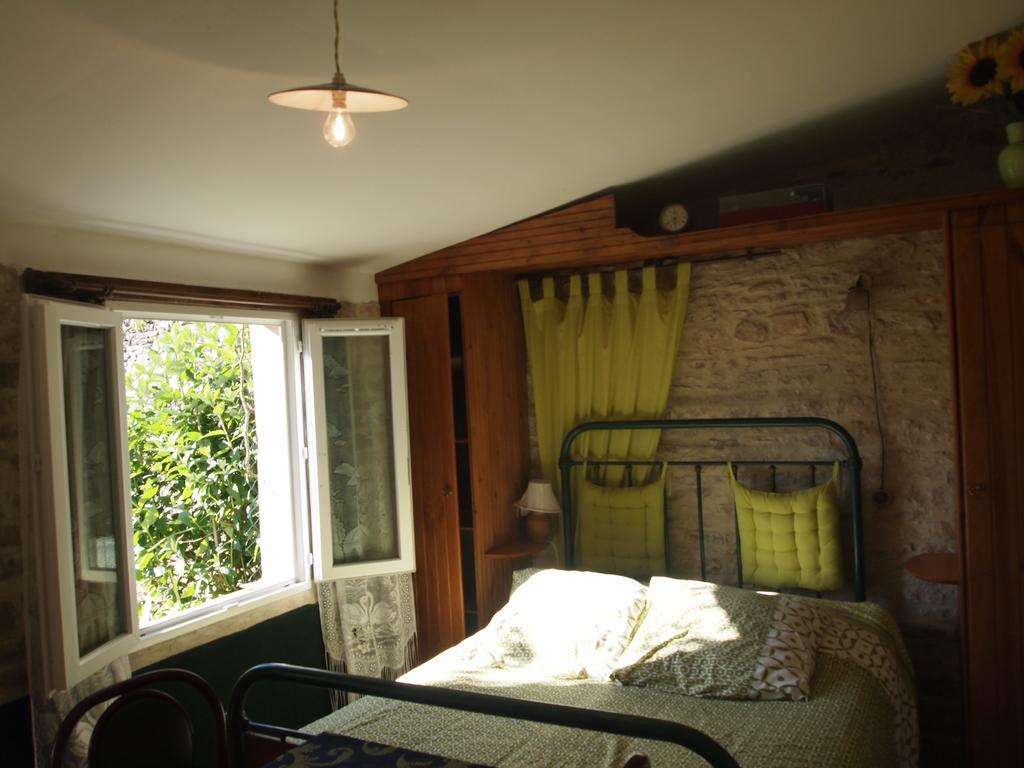 Chambres Et Tables D'Hotes A L'Auberge Touristique Meuvaines Екстериор снимка