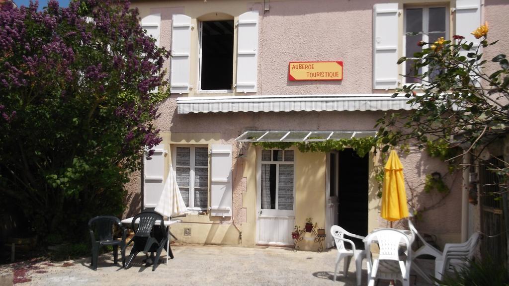 Chambres Et Tables D'Hotes A L'Auberge Touristique Meuvaines Екстериор снимка