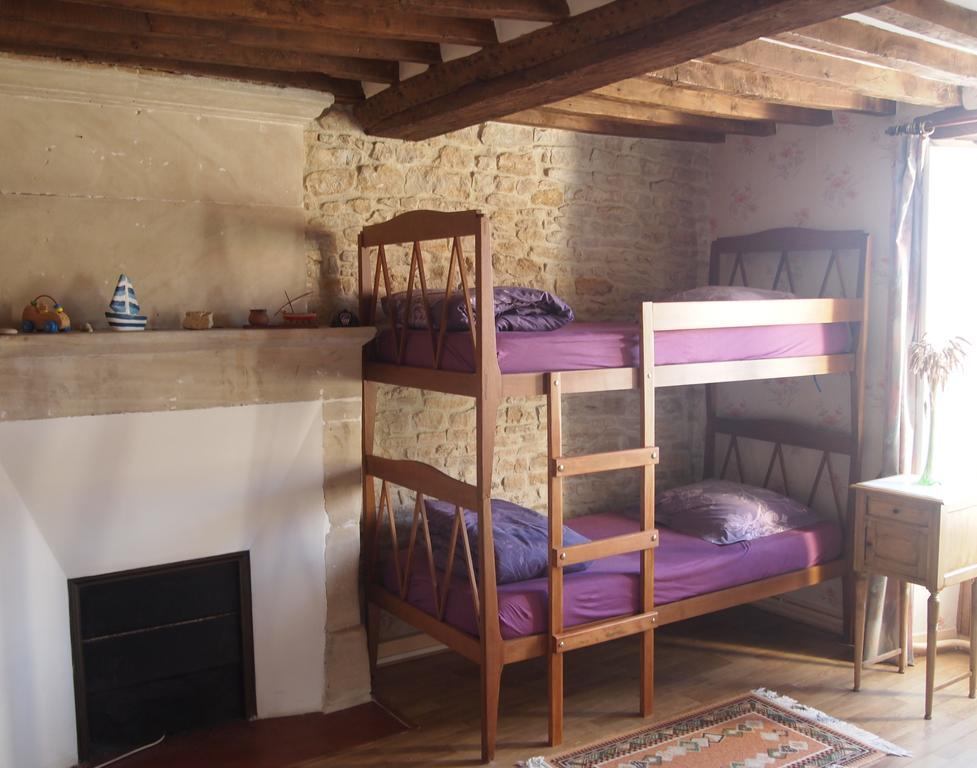 Chambres Et Tables D'Hotes A L'Auberge Touristique Meuvaines Екстериор снимка