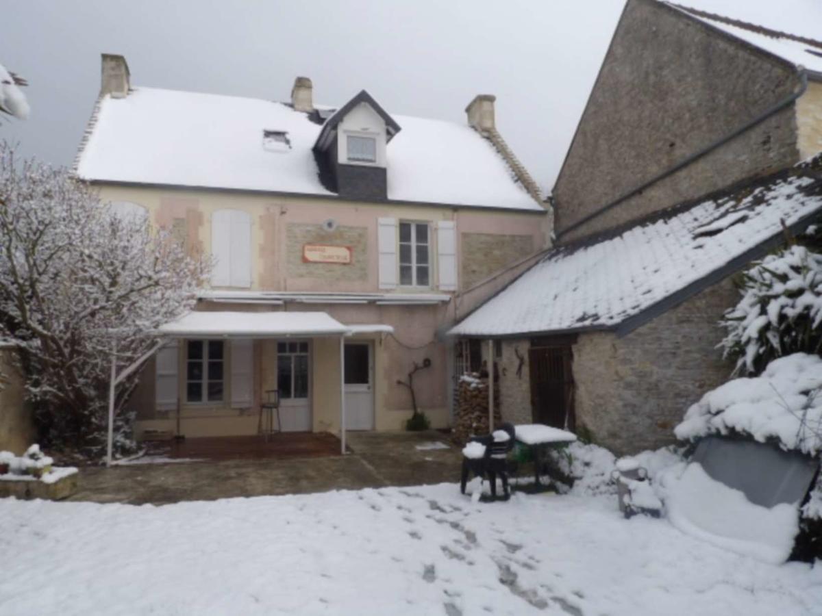 Chambres Et Tables D'Hotes A L'Auberge Touristique Meuvaines Екстериор снимка