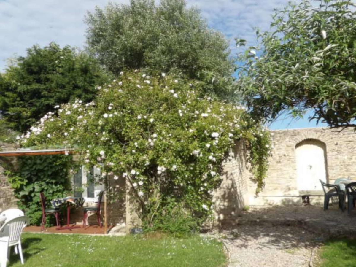 Chambres Et Tables D'Hotes A L'Auberge Touristique Meuvaines Екстериор снимка